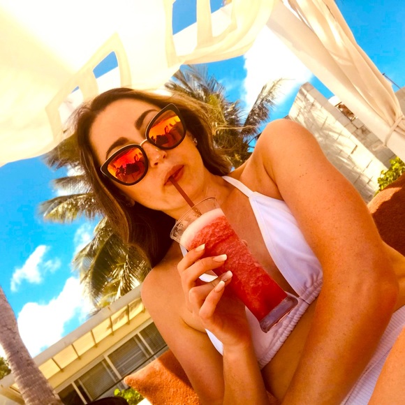 Meet your Posher, Keri - Picture 1 of 1